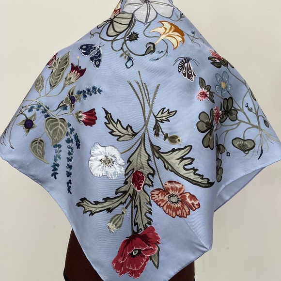 New Gucci Scarf Flora Print Kris Knight Blue Silk Wrap with Gucci Gift Box - Picture 5 of 16